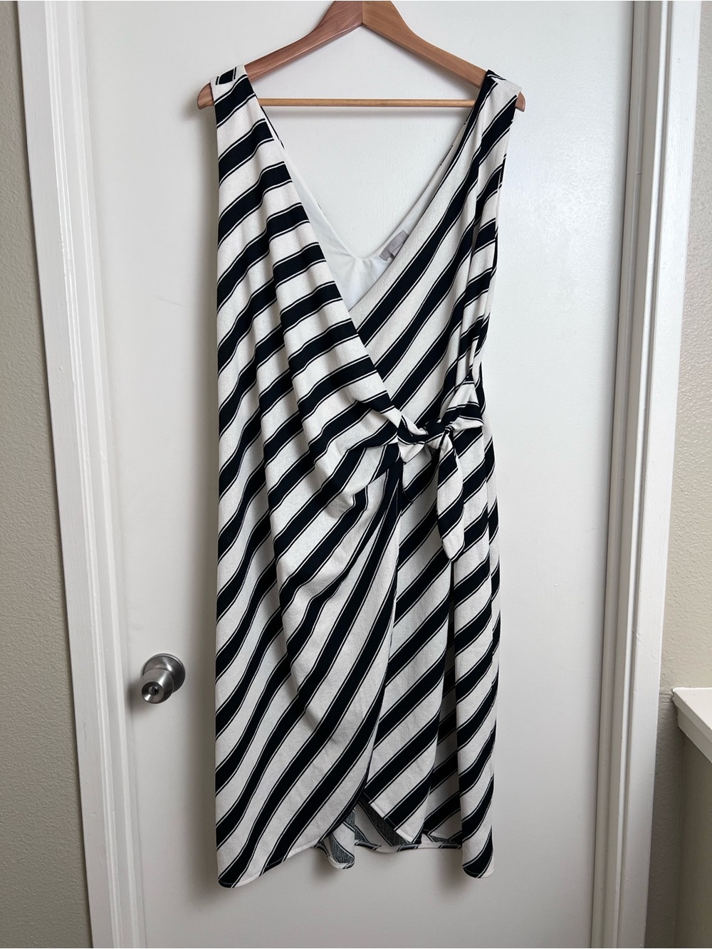 H&M Black White Stripe Wrap Midi Dress Tie Waist Sleeveless XL homecoming dress